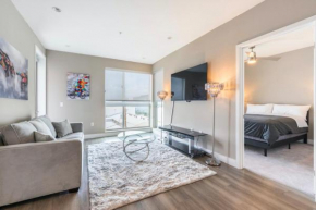 Sophisticated 2BR Luxury Escape in DTLA